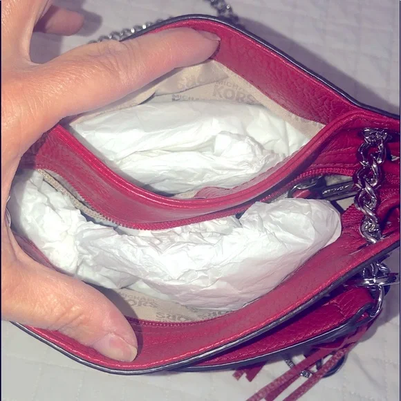 MICHAEL KORS PURSE - Picture 5 of 5